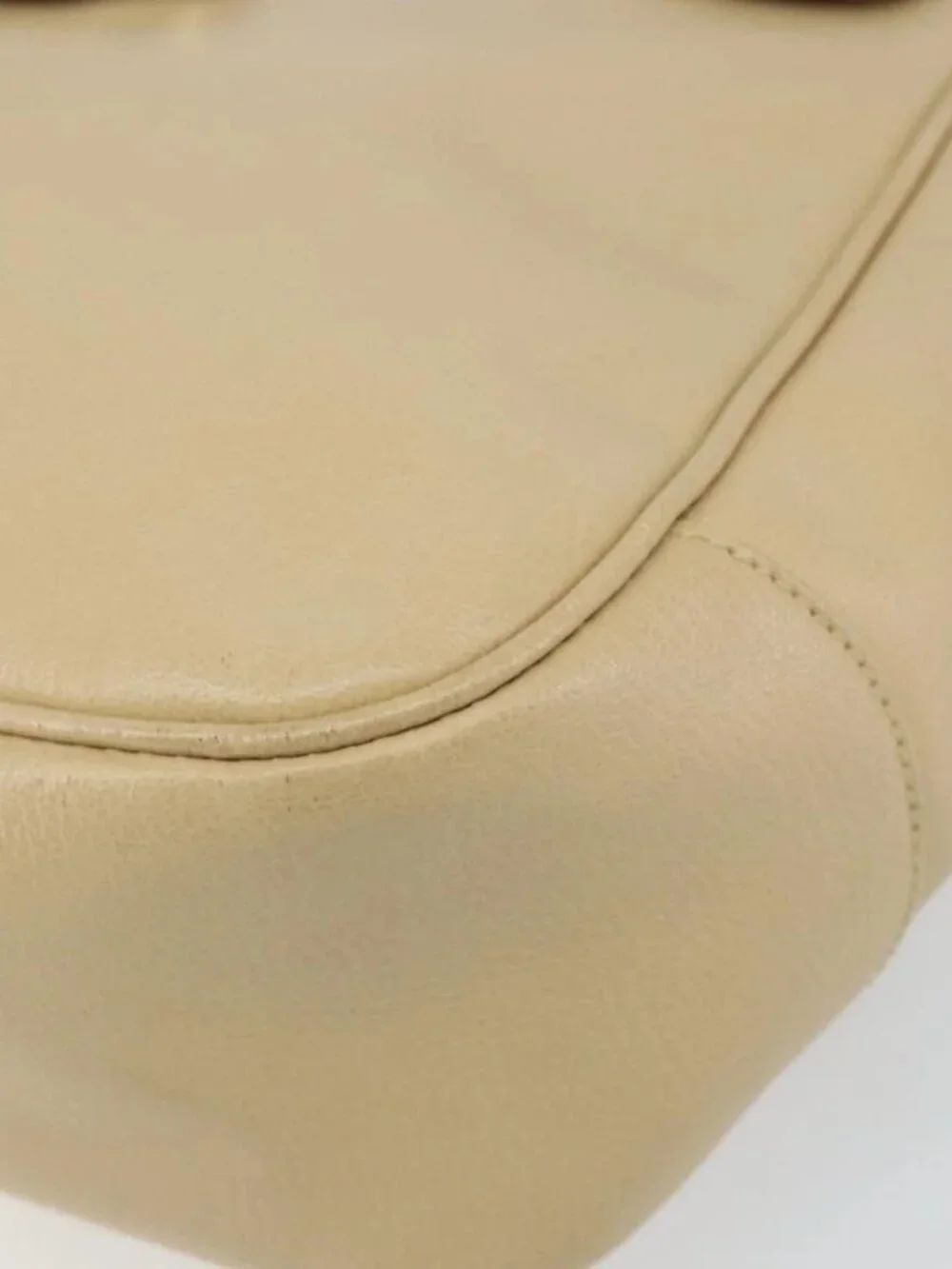 Salvatore Ferragamo Gancini Shoulder Bag Leather Beige Gold Auth 161430